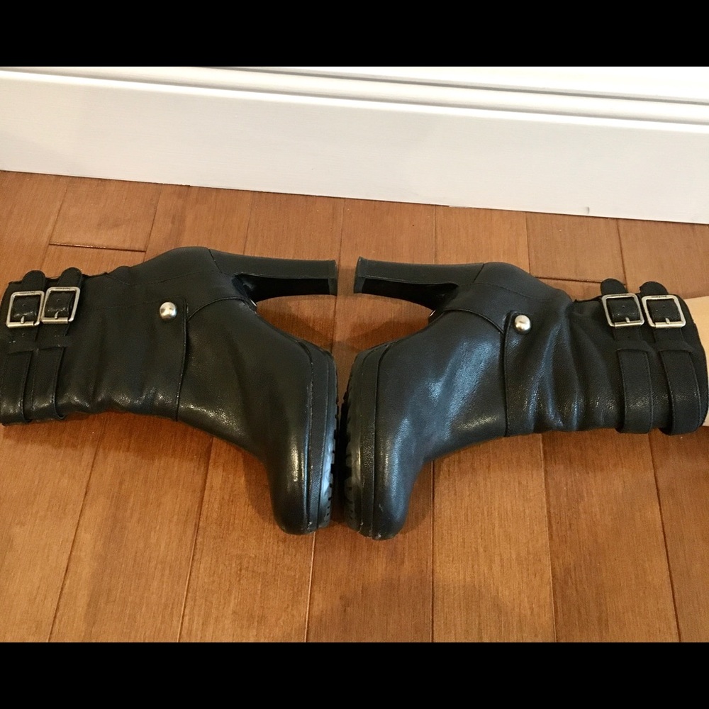 Juicy Couture Black leather platform boots size 8